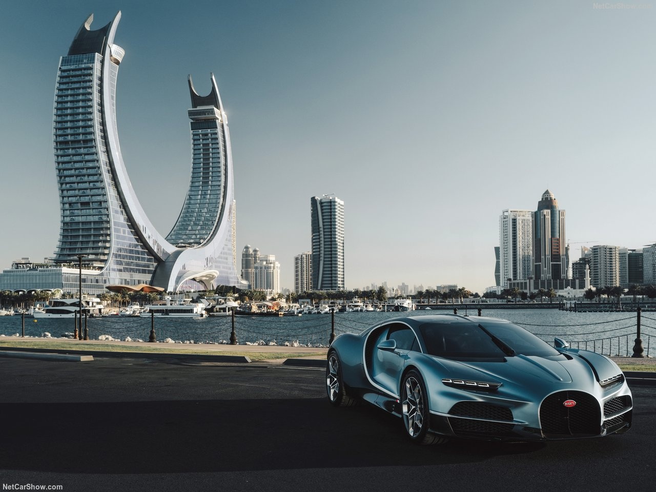 Bugatti Tourbillon 2026: Tuyệt Tác Hypercar V16 1.800 Mã Lực & Cụm Đồng Hồ Cơ Học Thụy Sĩ Độc Bản